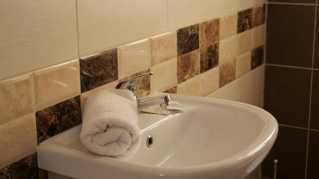 Sunstone Boutique Guest House Buġibba Exteriör bild