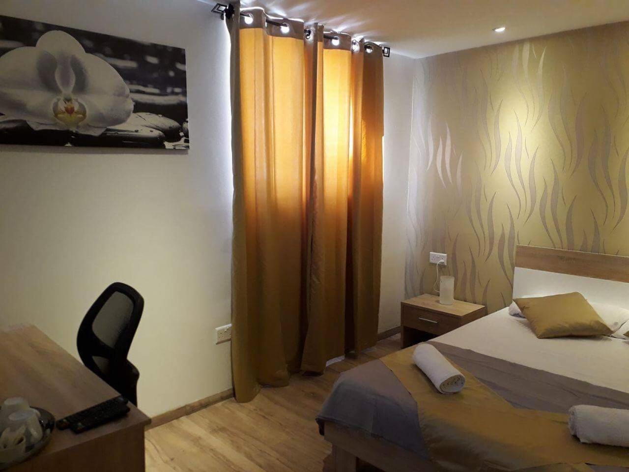 Sunstone Boutique Guest House Buġibba Exteriör bild